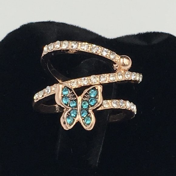 ✨🦋 Rosegold tone butterfly ring🦋✨ - Picture 5 of 6